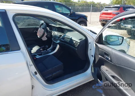 2015 Honda Accord Sport z USA, uszkodzony, nr VIN 1HGCR2F51FA106981